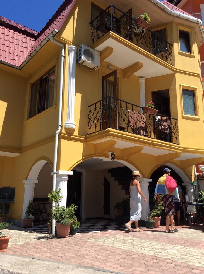 Deluxe Guest House Kvariati Exterior photo